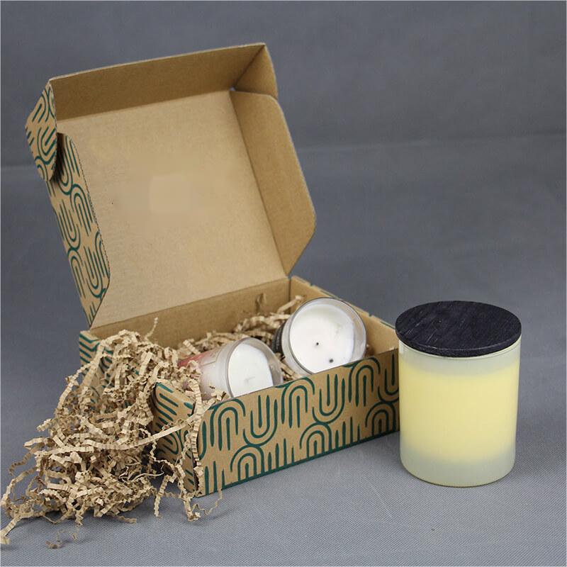 Gift box with filling paper 